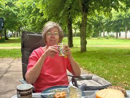 Willy lekker aan bakje