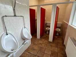 Men’s toilets