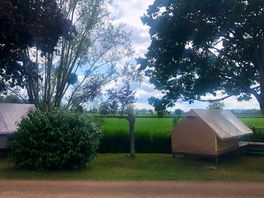 Couple of the little wooden but accommodation.