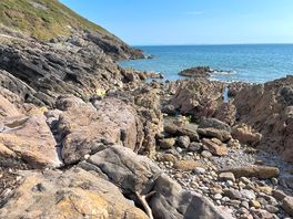 Local cliffs