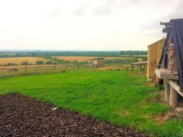 Paddock pitch has its own pizza oven