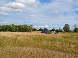 Outlook over the campsite .