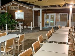 Zona restaurante junto piscina