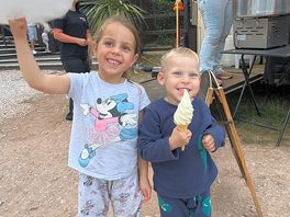 Whippy ice cream and freshly made candyfloss