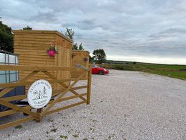 Again, just beautiful i loved all the wooden natural effects that the site had to offer 🤎