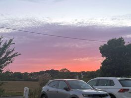 Beautiful unspoiled skies perfect evening walk or sit outside of the pub in gated garden