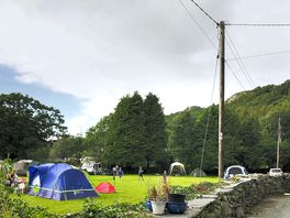 General site and non electric grass pitches in the peaceful village of Llanbedr