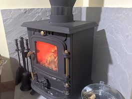 Fireplace to keep you warm, looks and feels cosily😊