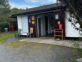Loo shed with fridge, shower, wash-up