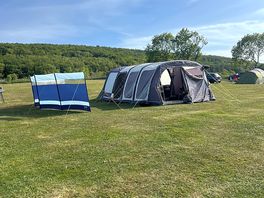 Electric tent pitches