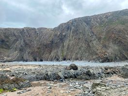 Immense rocks that were explored by children