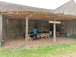 "theplodge" a handy sheltered area where we made dinner out of the wind.