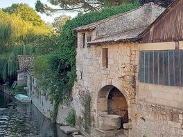 The tannery in historic nearby pons