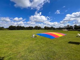 Kampeerveld de Hoef staanplaats op gras volledig uitgerust