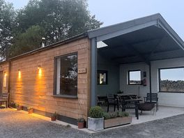 Auto lights to find bathroom and seating area