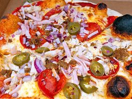 Pizza was freshly baked and served 😋