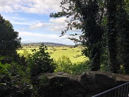 Lovely walk to the ruins