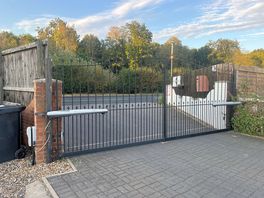 Site entrance gate