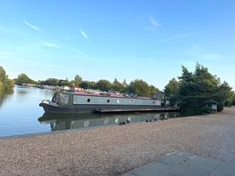 The marina by the site