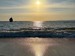 Sen set and sand