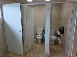 Ladies toilet/shower