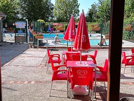 Pool/bar area
