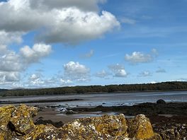 Dhoon bay