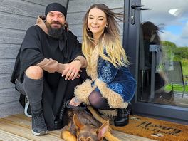 Lovely decked area for photos with the pooch!