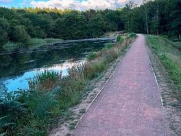 This beautiful lake was a 2km cycle along the colliers trail.