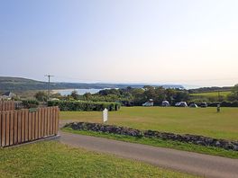 Views stunning, short walk/drive to the beach!