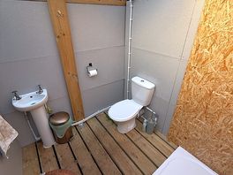 Second shower room/toilet