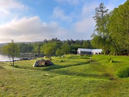 Rum bunkhouse in the background