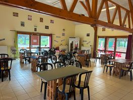 Restaurant / outdoor space available as well