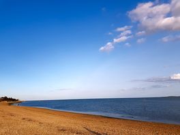 Beautiful beach, 2min walk from the pitch