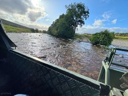 4x4 over river