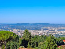 Florence vue de la piscine du camping