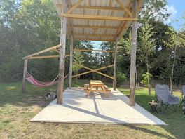 Covered area & hammocks.