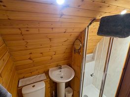 Great sized bathroom