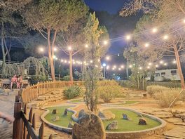 Mini golf en face du restaurant