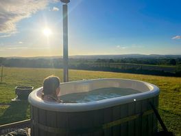Hot tub with a virw