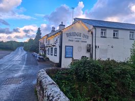 Pub 5 mins walk