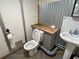 Toilet/shower room