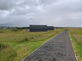 Walk up to pod