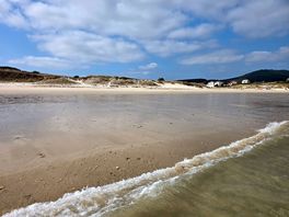 Stunning white sands and perfect for paddling!