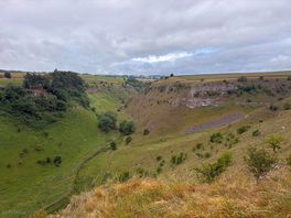 Less than 5 mins to lathkill dale