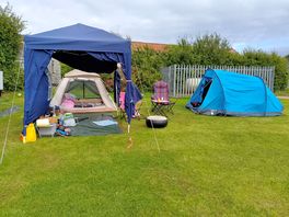 My daughter and i had joining pitches and pitch a gazebo is included