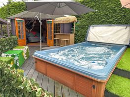 Hot tub and spa pool, cabin and garden