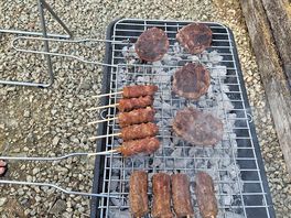 Lovley day at the vintage show not too far from the site and then back to the site for a barbecue 😀