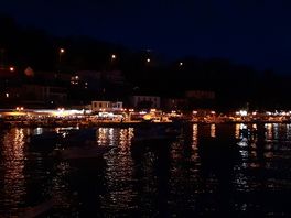 Promenada nocą.