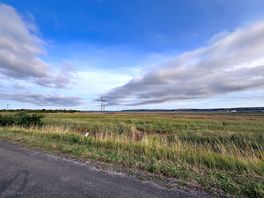 Directly outside the gate on the tarka trail